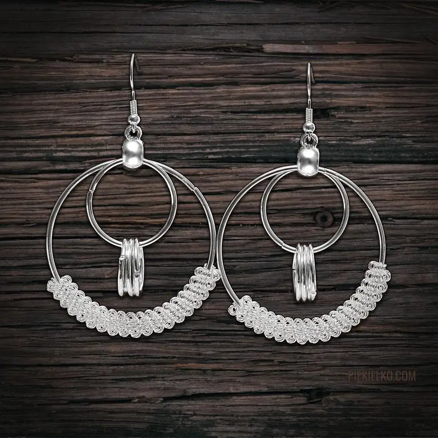Long hoop earrings of the Miao people