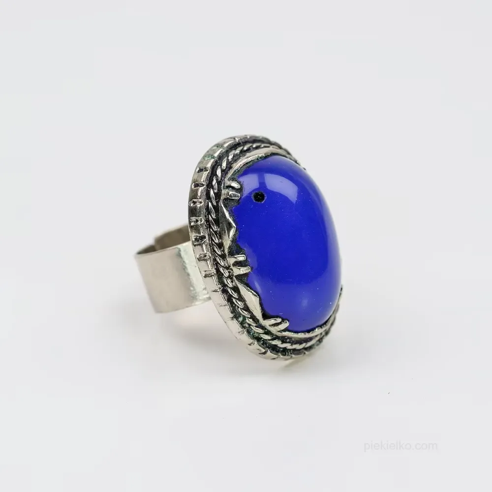 A ring with intense blue glass